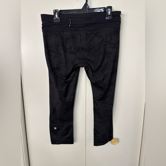 Lululemon Black Camouflage Leggings - Picture 4 of 4